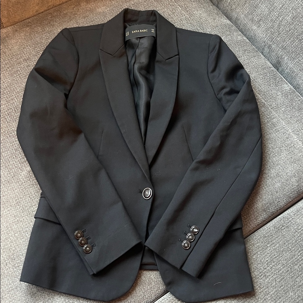 Zara Black Sport Coat with Classic Notched Lapel